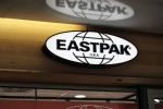 EASTPAK, la marque leader mondial du sac à dos continue sur le haut de gamme